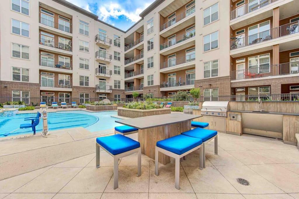 Апартаменты Trendy Downtown 1Bd/Freeparking/Wi-Fi/Pool Хьюстон Экстерьер фото